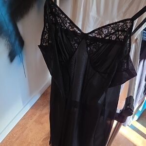 Prova Vintage Slip Knee Length..lace Trimmed....up To 40" Bust